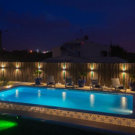 Villa Yvonne,Private Pool,Private Parking 1,7 Km From The Beatch Albufeira Buitenkant foto